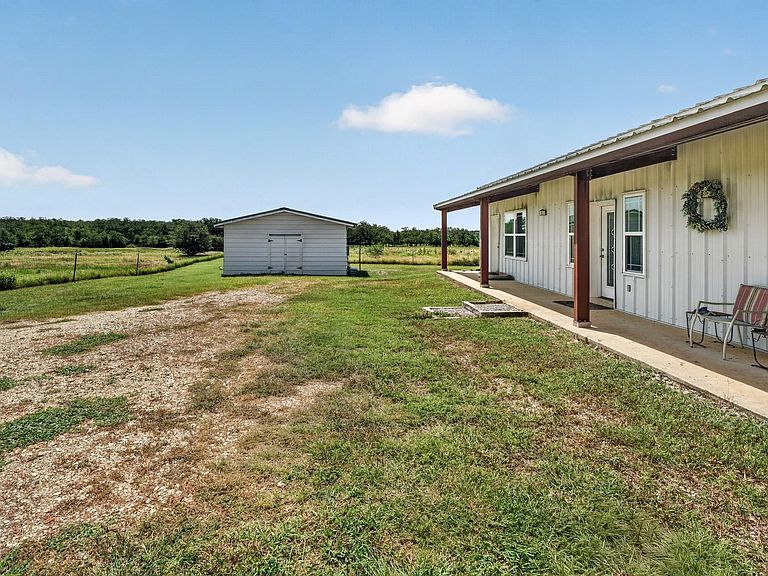 Listing photo 4