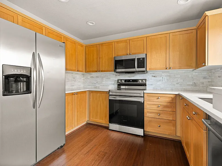 9746 SW 34th Pl #7 — Photo 8