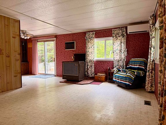 4th image of 2171 Sandy Point Rd