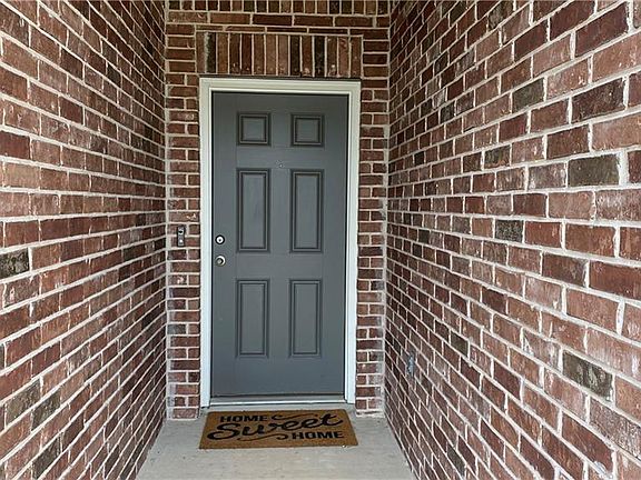 4th image of 437 Moonvine Way