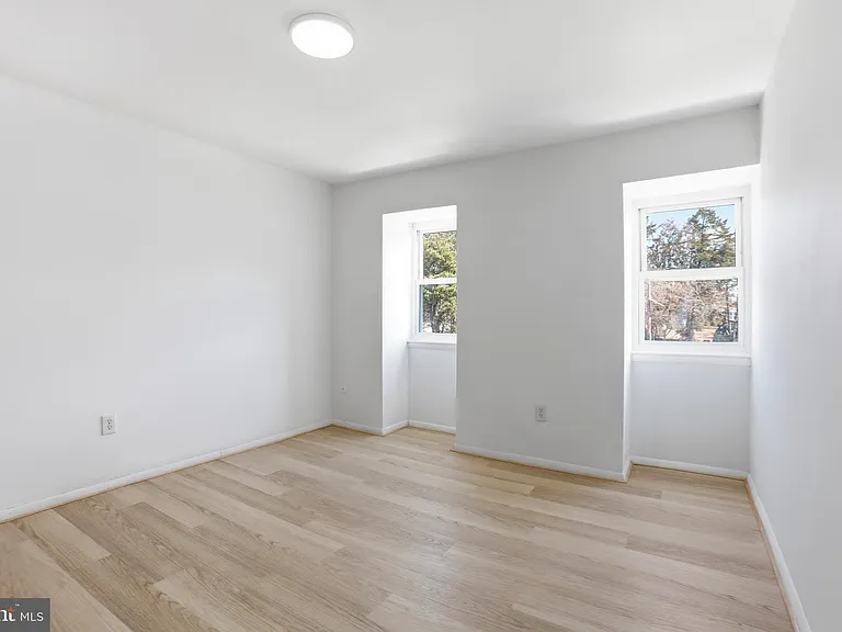 1242 Liberte Ct — Photo 8