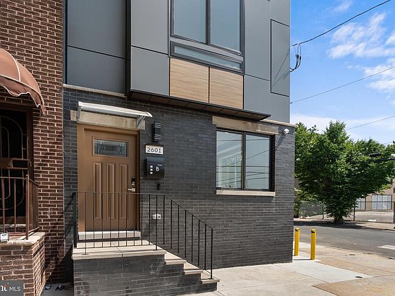 2nd image of 2601 Reed St