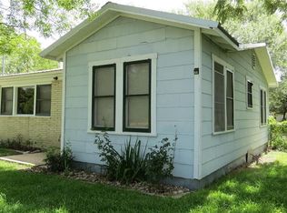 2127 Woodland Dr, Seguin, TX 78155