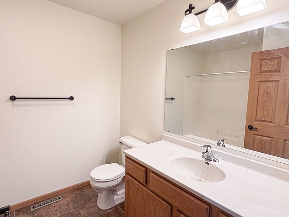 5th image of 2222 Julie Ave