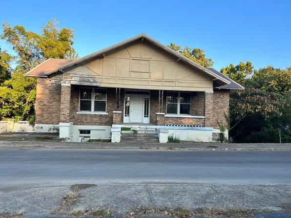 407 N Brewer St, Paris, TN 38242