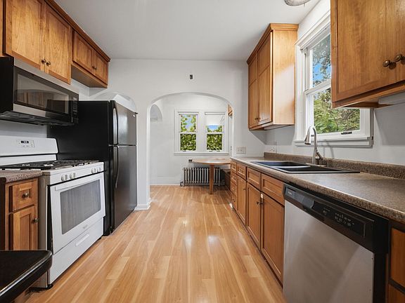 4th image of 2609 12th Ave S