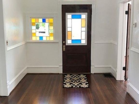 2nd image of 440 Middle St
