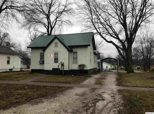 705 N Maple St, Mt Sterling, IL 62353