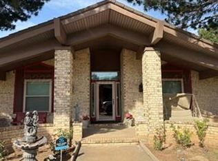 203 Carson Ave, Dumas, TX 79029