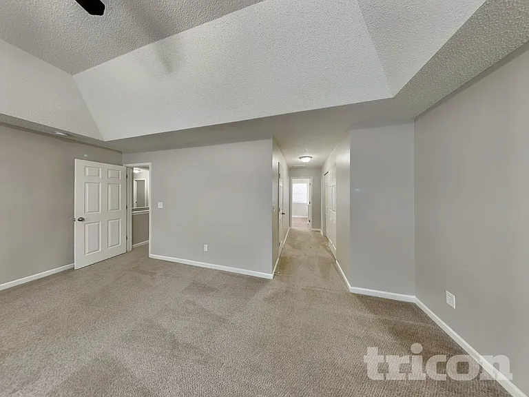 2208 Ballingarry Dr — Photo 7