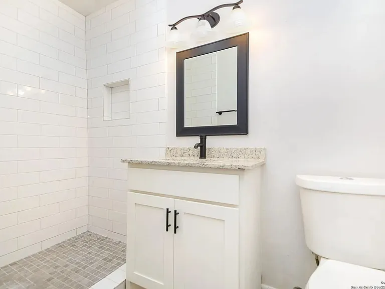 5915 Gabor Dr — Photo 17