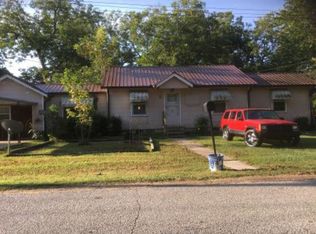 723 W Jefferson St, Bolivar, TN 38008