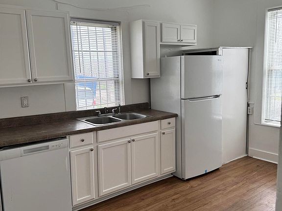 2nd image of 809 4th St W