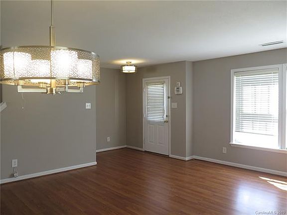 5th image of 3058 Morel Ave