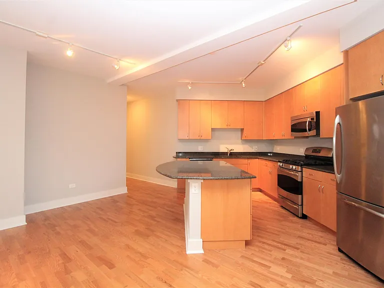 1870 N Winnebago Ave #2D — Photo 17