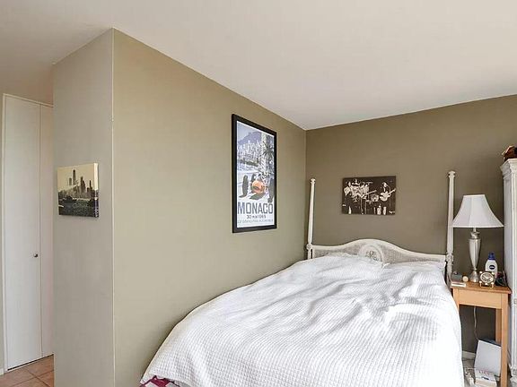5th image of 70 W Burton Pl APT 1802