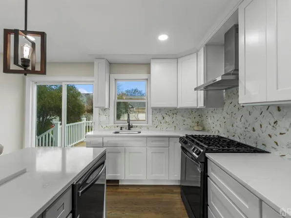 221 S 18th Ave, Manville, NJ 08835