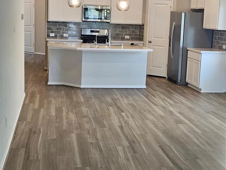 21131 Armstrong County Dr — Photo 17