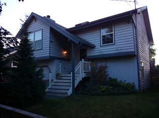 4658 Eastern Ave N, Seattle, WA 98103