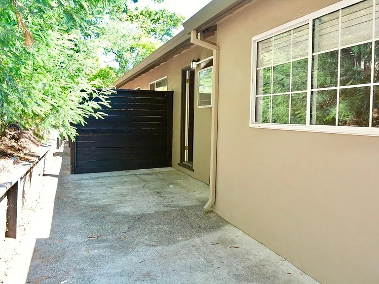 10 Ash Ave #B — Photo 14