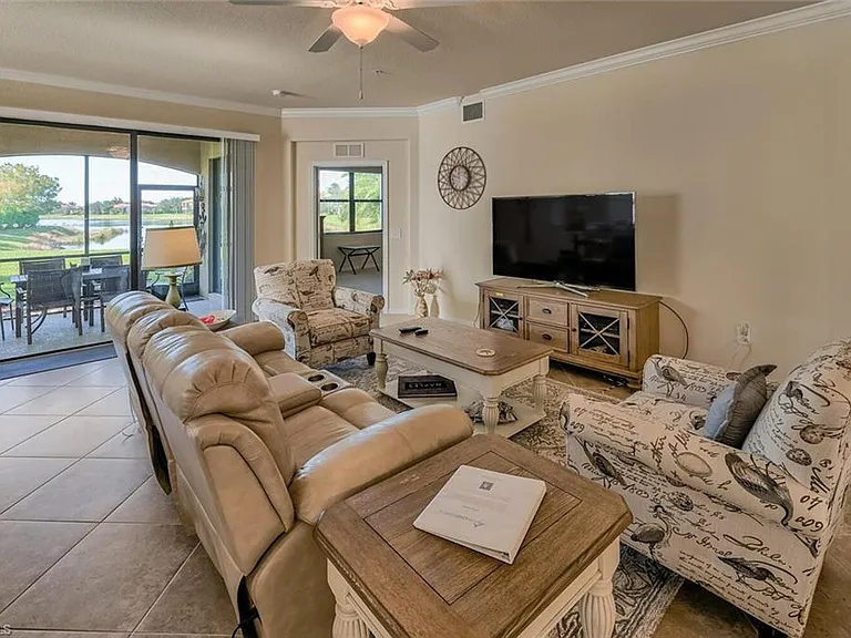 9512 Napoli Ln #101 — Photo 7