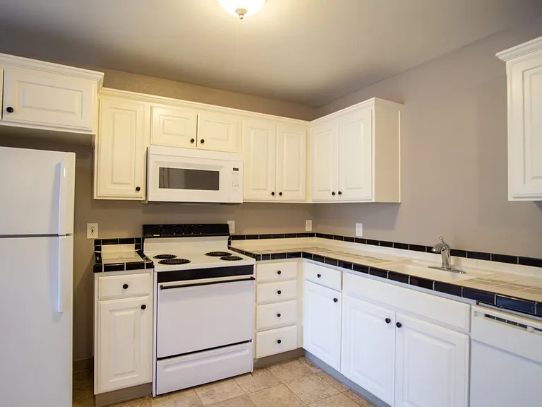 5025 S Corbett Ave #19 — Photo 5