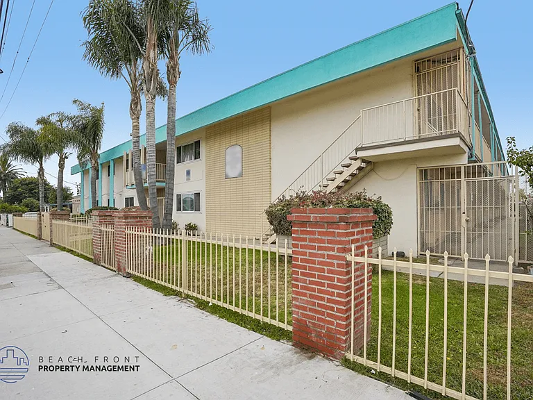 10305 Buford Ave. — Photo 8
