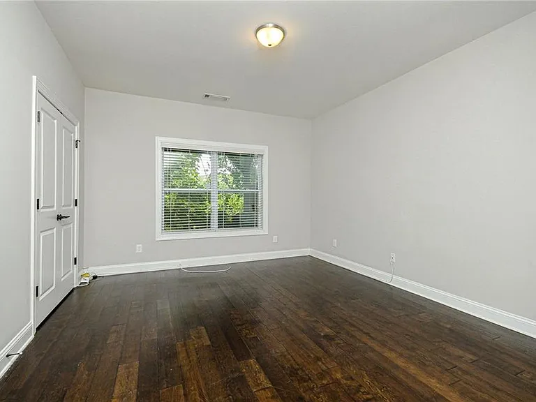 1299 Linden Ct NE — Photo 21