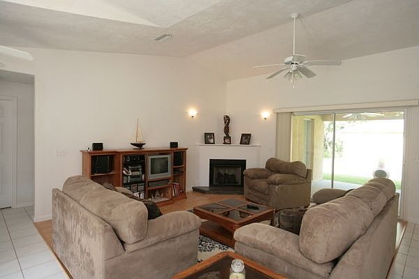 2nd image of 9 Uniberry Pl