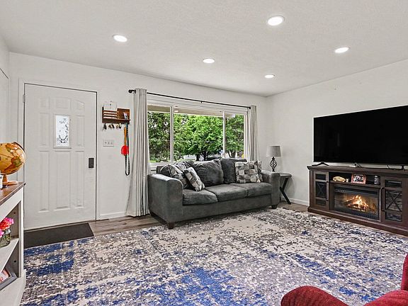 5th image of 1100 Orchard Dr