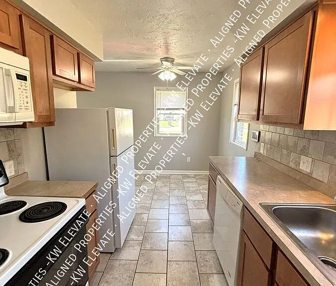 1179 Elmwood Rd — Photo 9