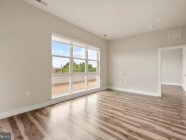 1800 Mount Vernon Ave #401 — Photo 11