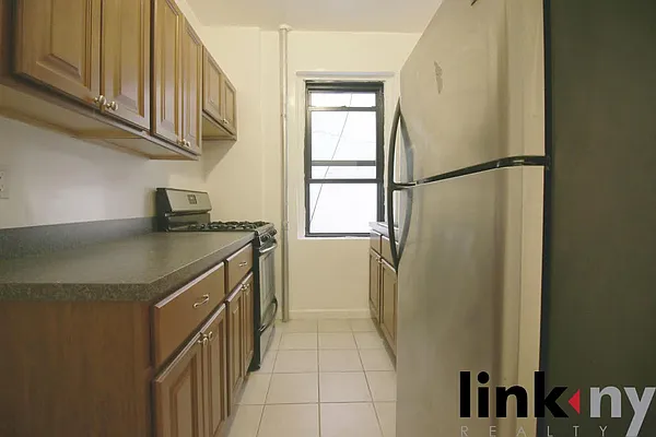 Rented by Link NY Realty | media 25