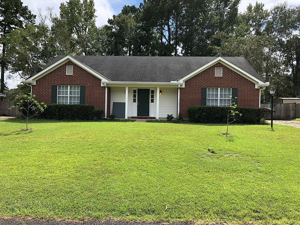 1st image of 7935 Woodland Hills Dr