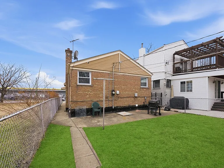 4605 S Laramie Ave — Photo 5