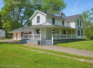 5388 Potter Rd, Burton, MI 48509
