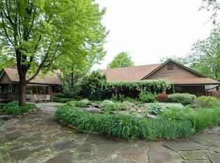 119 S Valley Hill Rd, Woodstock, IL 60098