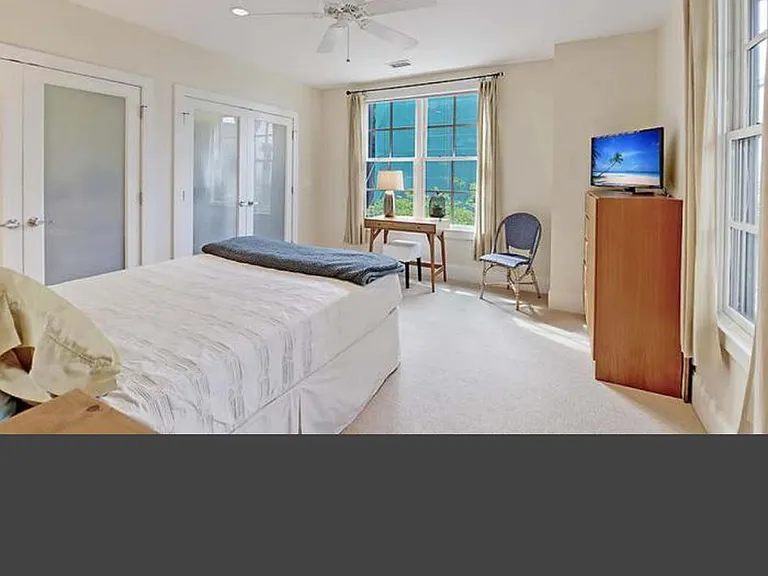 8 Brewster Ct — Photo 16
