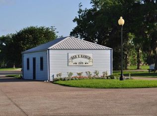 1600 Old Henry Ct, Angleton, TX 77515