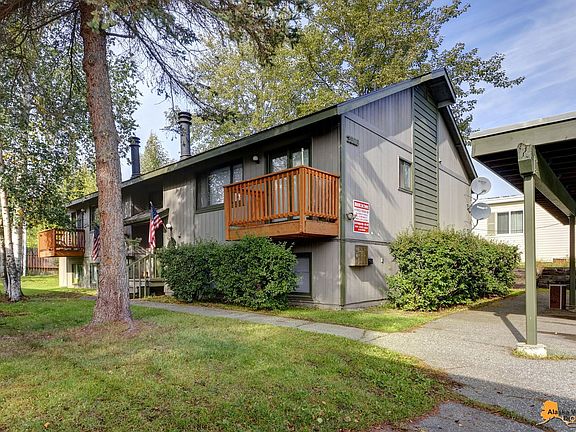 4th image of 3806 Iowa Dr #2
