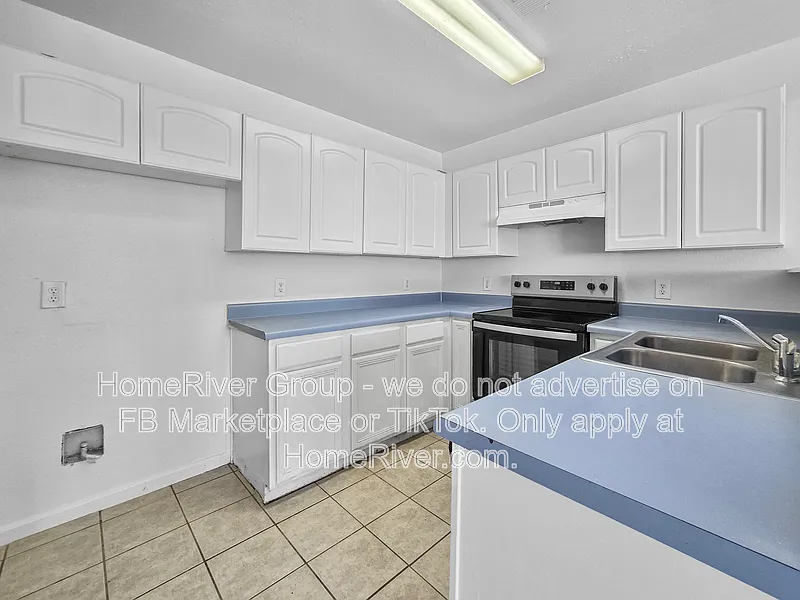 3 bed, 2.0 bath, 1016 sqft, $1,300 — Photo 4