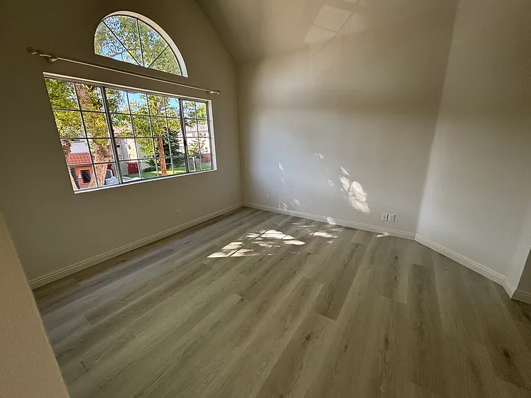1058 Spazier Ave #1 — Photo 8