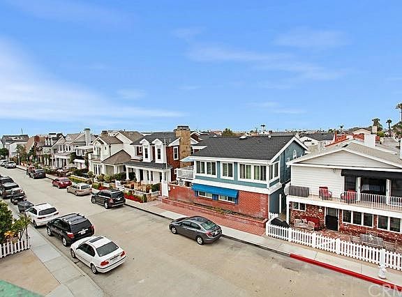 Bird's eye view of 127 Jade.