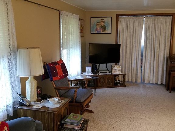 5th image of 305 Rosewood Ave