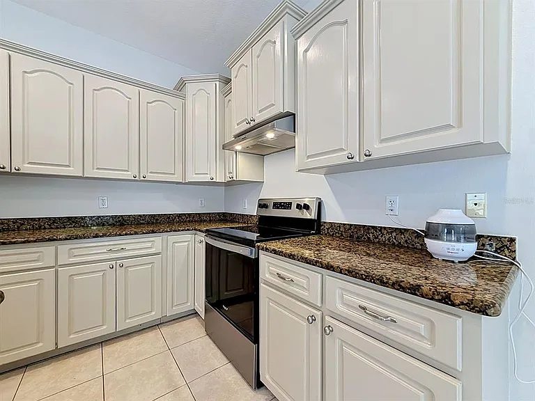 648 Norfolk St — Photo 17