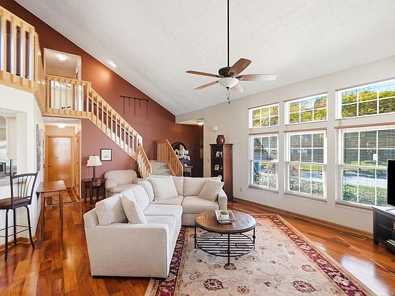 5th image of 1564 Whitcombe Way