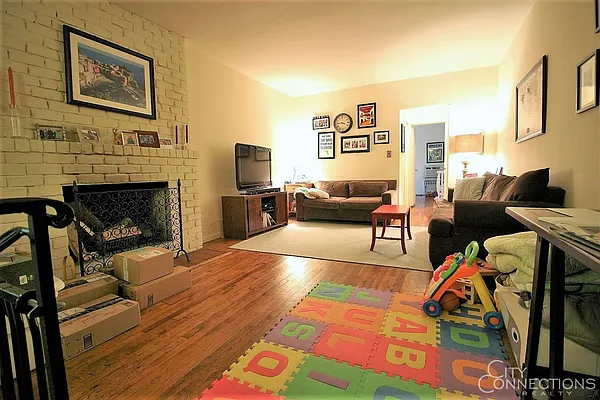 Rented by City Connections Realty | media 9