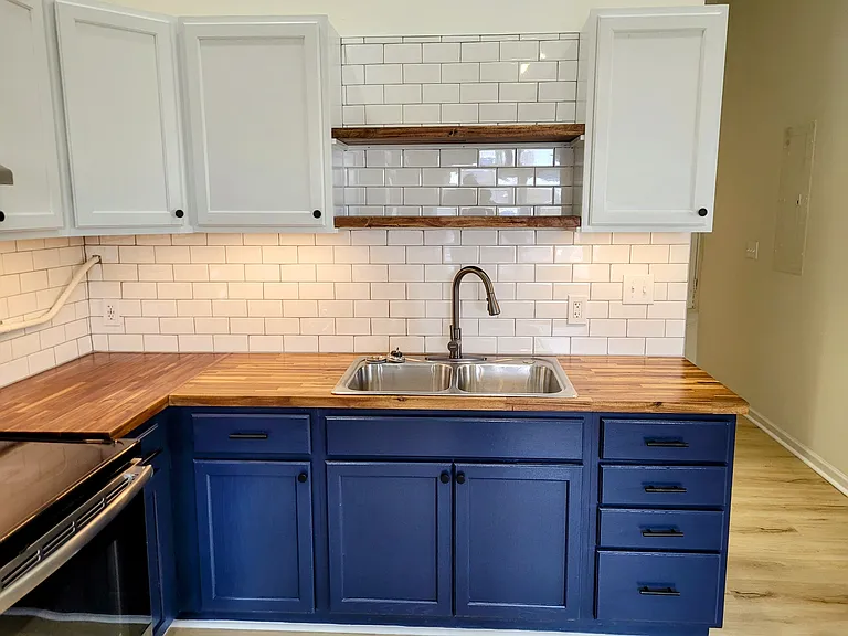 828 Campbell St — Photo 12