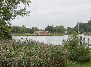 14 Harris Ave, Warwick, RI 02889