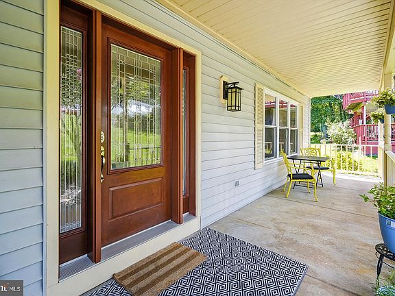 3rd image of 16087 Deer Park Dr